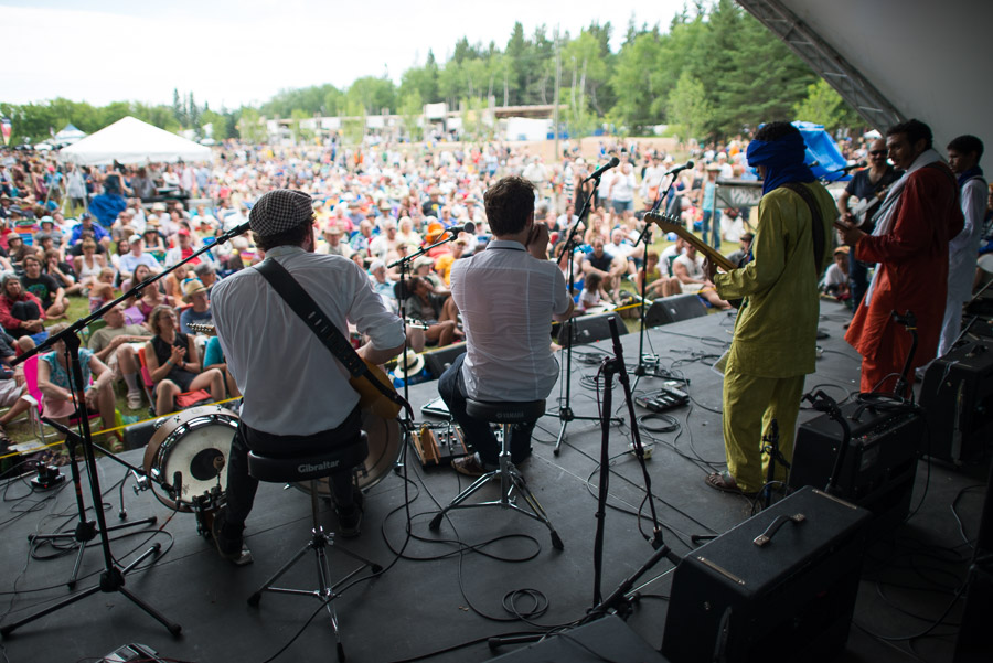 The Harpoonist &amp; the Axe Murderer, Bombino, and Tony Furtado jam out at the Snowberry stage.