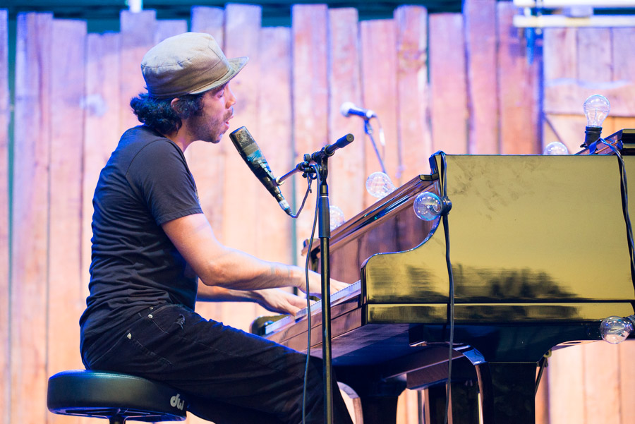 Patrick Watson himself.